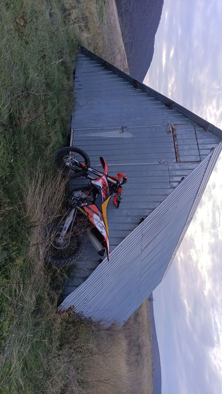Vând motocros KTM sxf 250