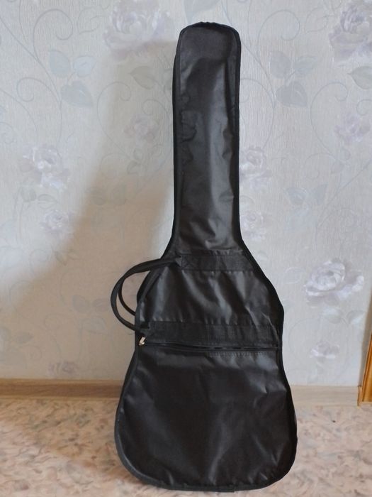 Гитара акустическая.