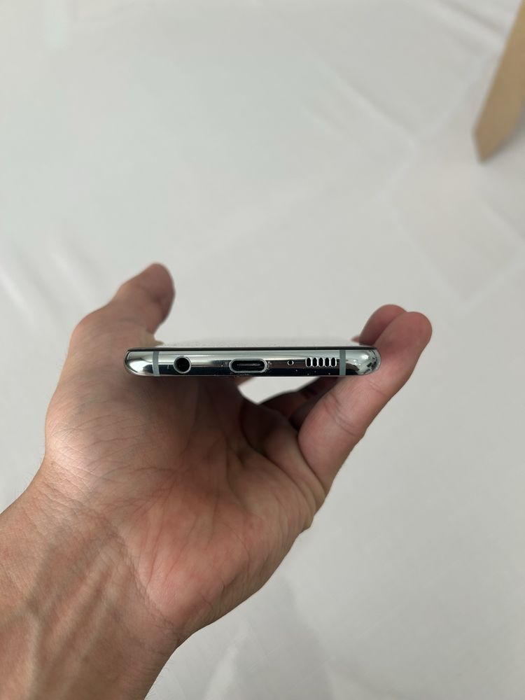 Продается Samsung S10e