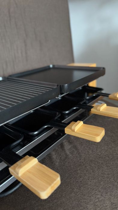 Gratar Raclette, Aparat Grill cu 8 mini-tigai, lemn bambus
