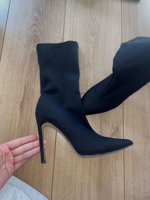 Боти на ток черни