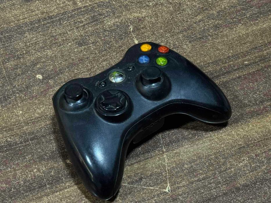 Продавам Xbox 360 комплект