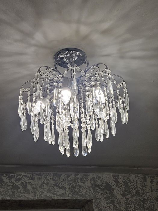 Продам люстру 6000