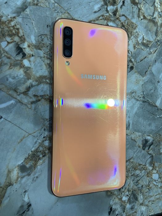 Galaxy a50 model piersică