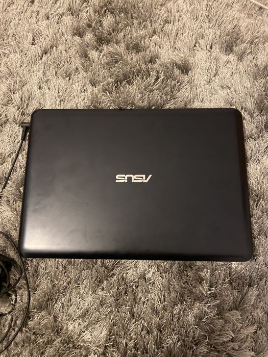 Laptop asus r417m