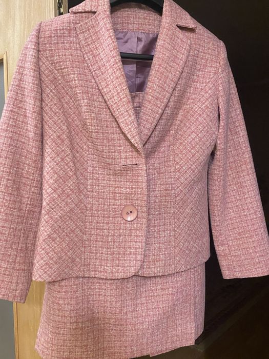 Костюм женский с юбкой размер 44-46