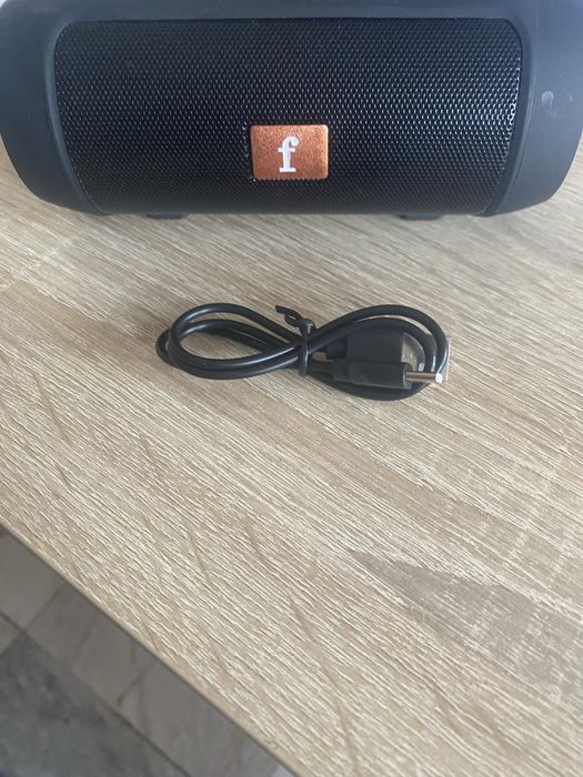 Преносима блутутонколона с usb зареждане