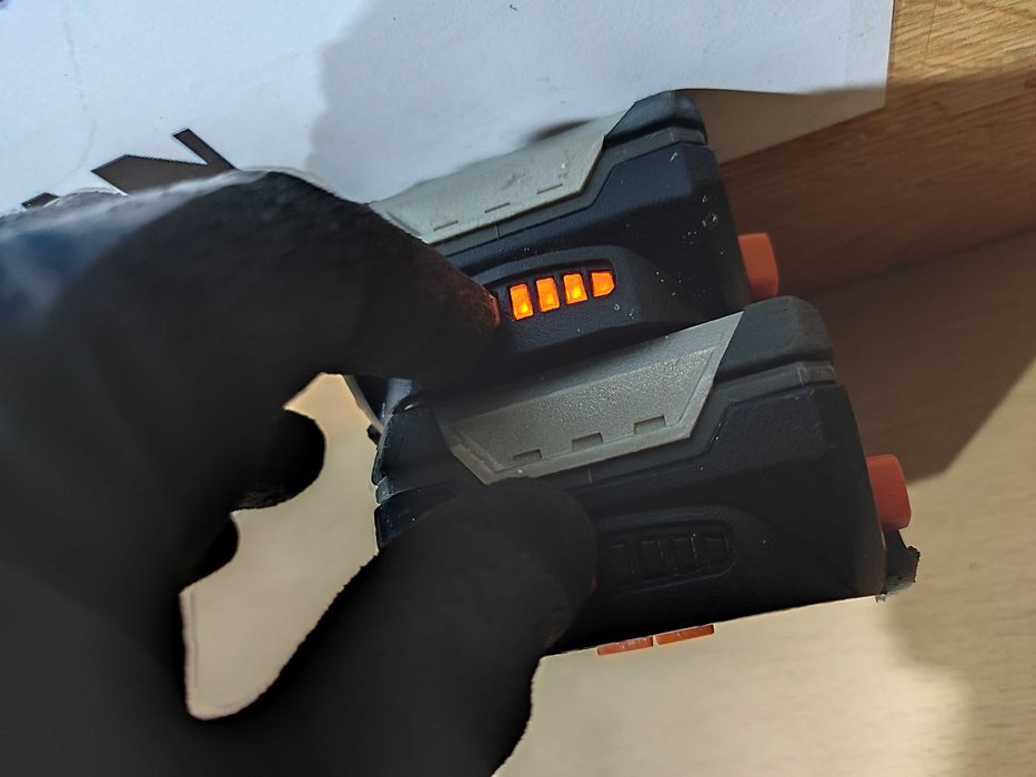 AEG L1815R Acumulator Baterie Sursa 18V 1.5Ah 27Wh LED LiIon Germania