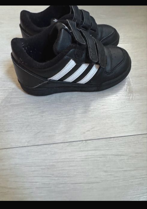 Adidasi baieti. In stare foarte buna