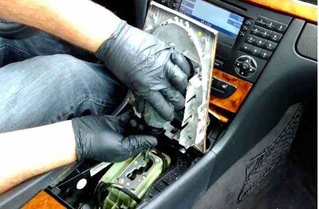 Ремонт на селектор (избирач) на скорости на Mercedes на място