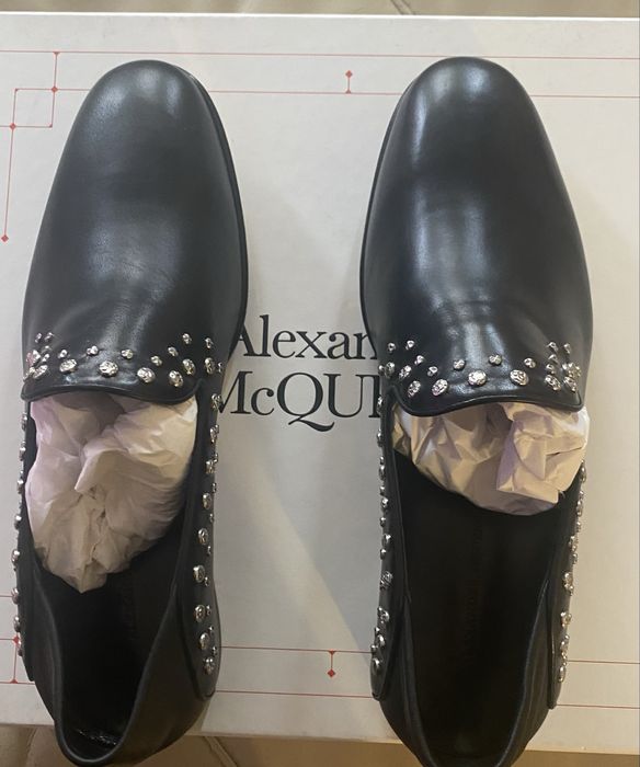 Vand pantofi barbati noi cu eticheta Alexander Mcqueen mas.42.