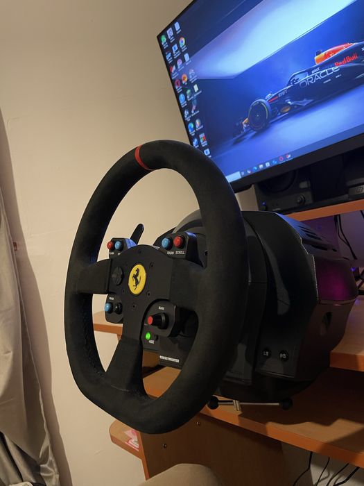 Волан Thrustmaster T300 FERRARI Integral Alcantara Edition