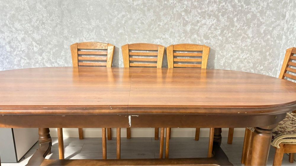Продаётся обеденный стол из дуба + 10 стульев