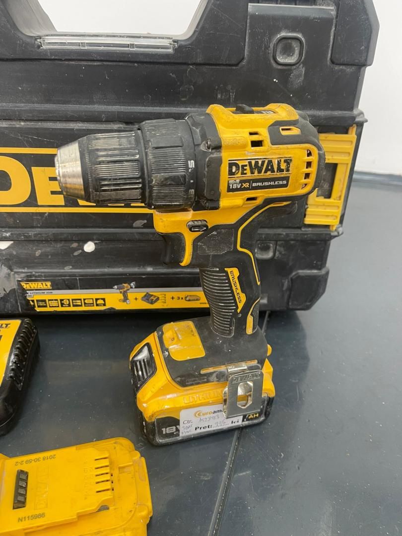 Masina de gaurit si insurubat DEWALT DCD708 -A-