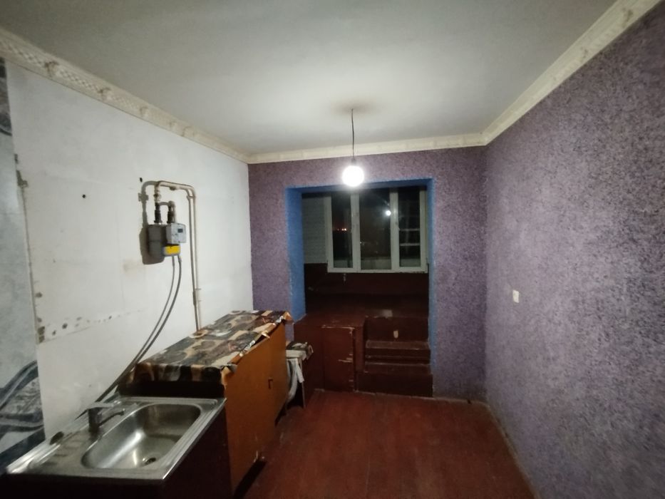 1 xonali kvartira sotiladi