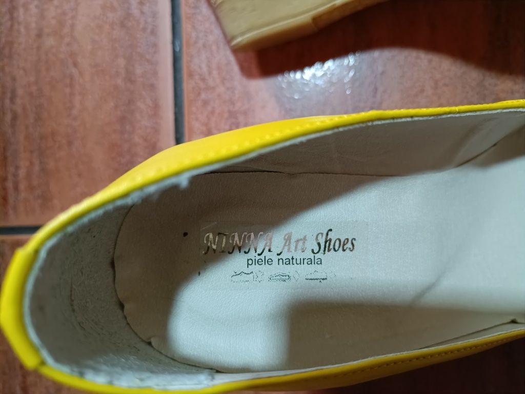 Pantofi piele galbeni