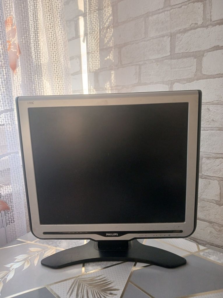 Монитор Philips 50/60Hz
