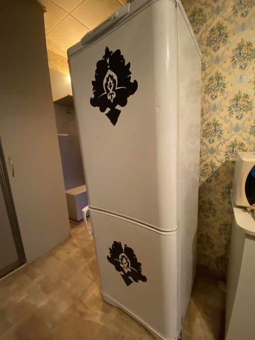 Продам холодильник, Indezit.