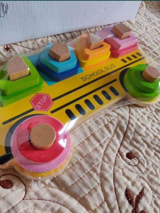 Jucarie educativa puzzle forme geometrice bus autobuz lemn nou