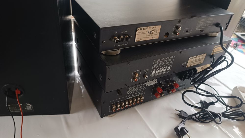 Linie Audio Uher cu boxe