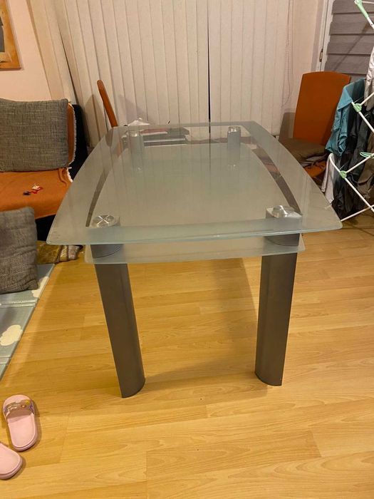 Маса за трапезария и столове