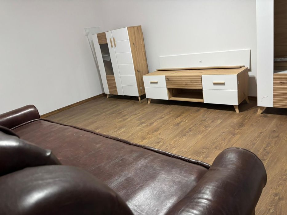 Apartament 3 camere -  de inchiriat