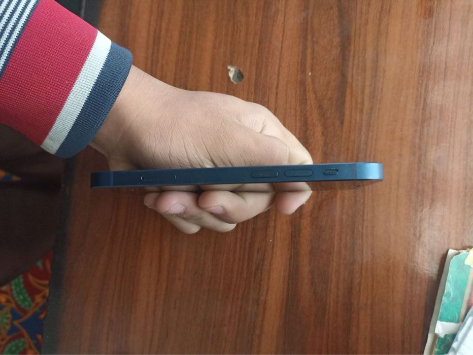 Iphone 12 MiNi sotiladi