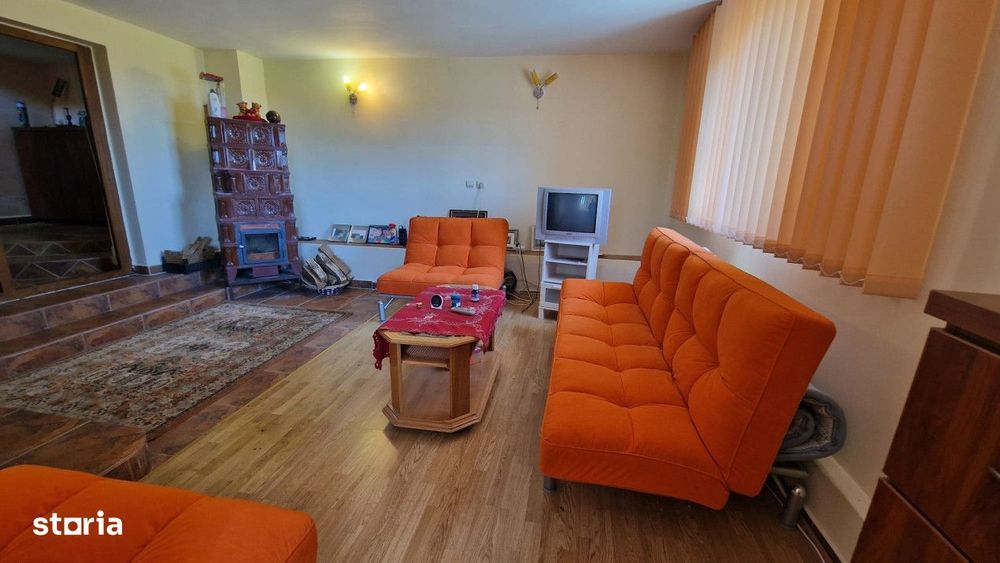 Casa Leamna in zona linistita si deosebita de padure  cu teren 1000 mp