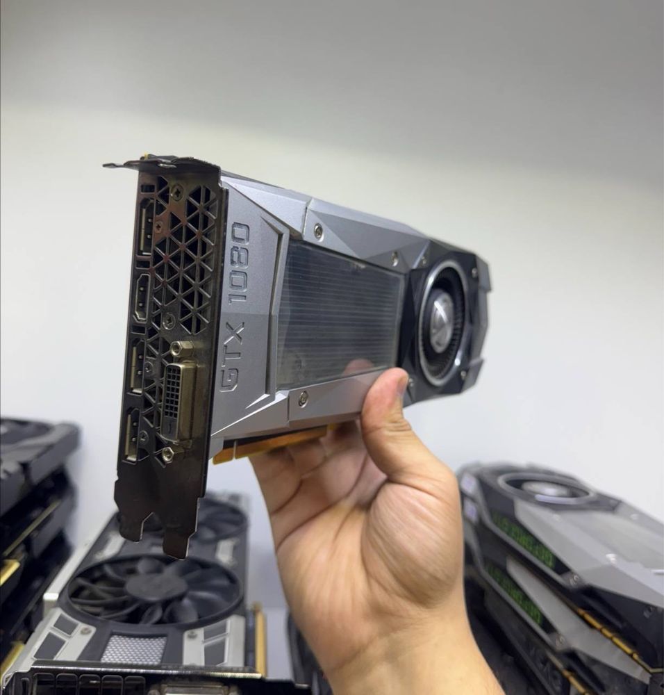 Evga GTX 1080 8Gb Sastyanasi yaxshi 4ta bir