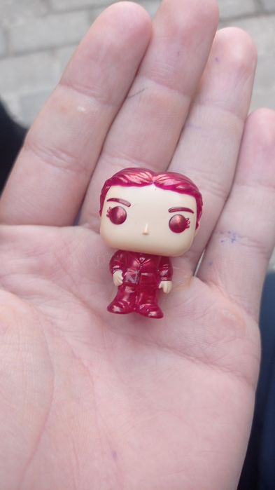 Игрушки очень странные дела продаю не дорого