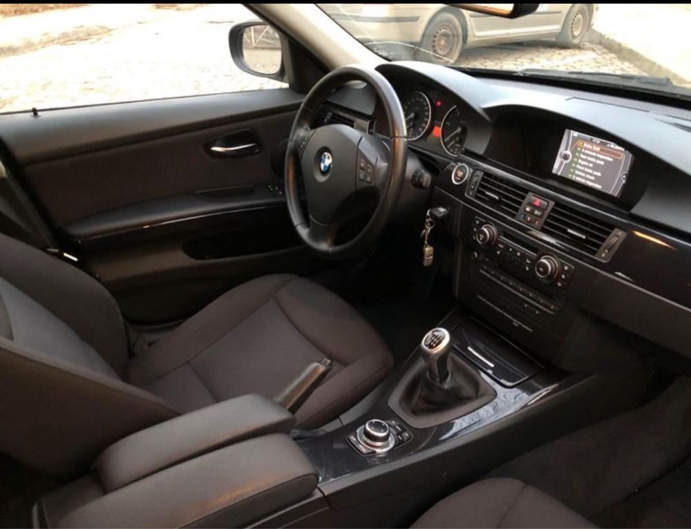 BMW e91 318d 2012