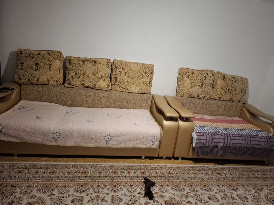 Продам диван в Хорошом состояний