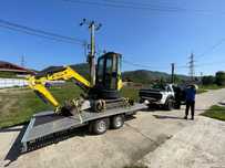 Execut lucrari cu miniexcavator