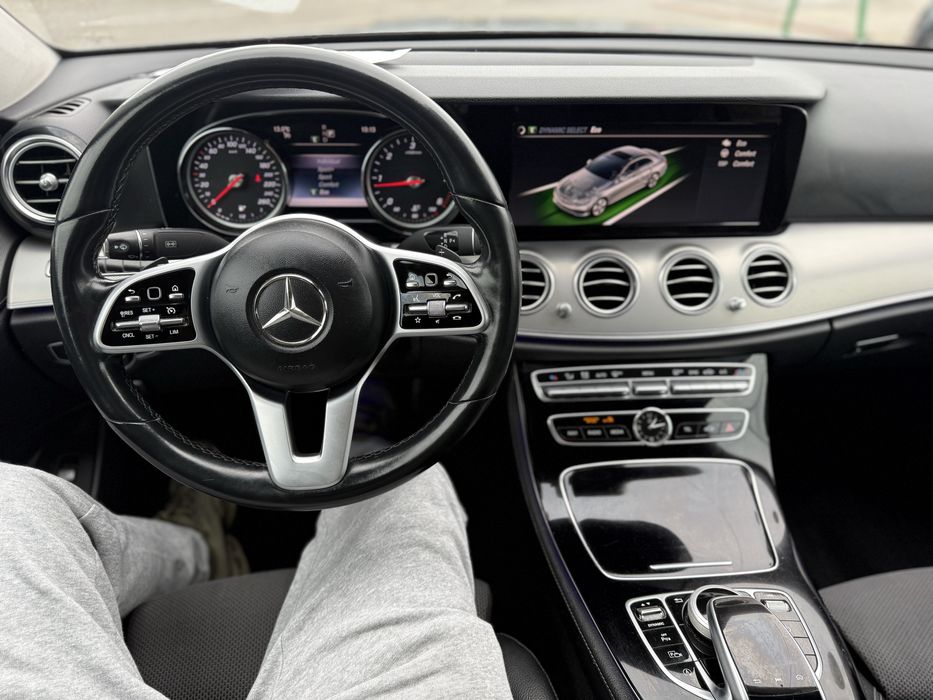 Mercedes-Benz  Eclasse 2018/8