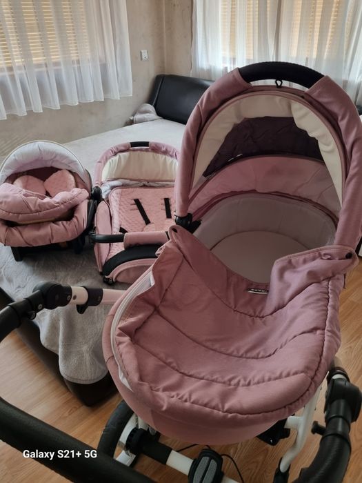 Запазена бебешка количка 3в1