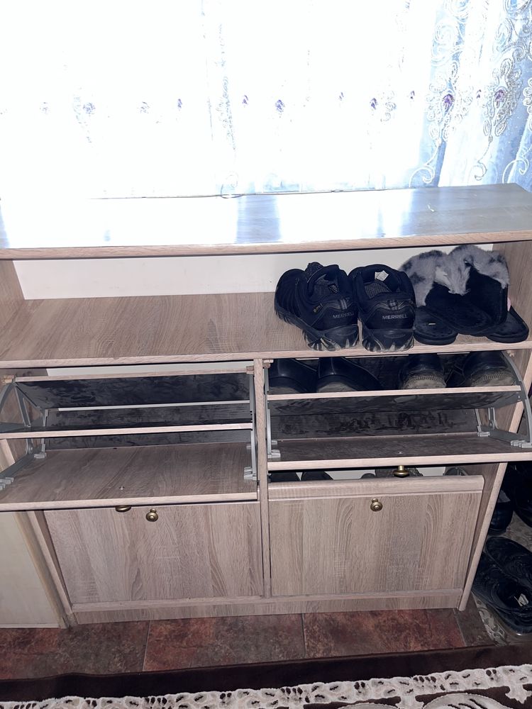 Срочно продам обувница в прихожую