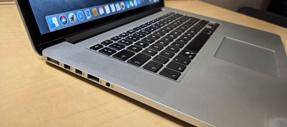 Macbook Pro 15 Retina 2015_i7 Quad Core_16GB 1600Mhz_128GB SSD Apple_
