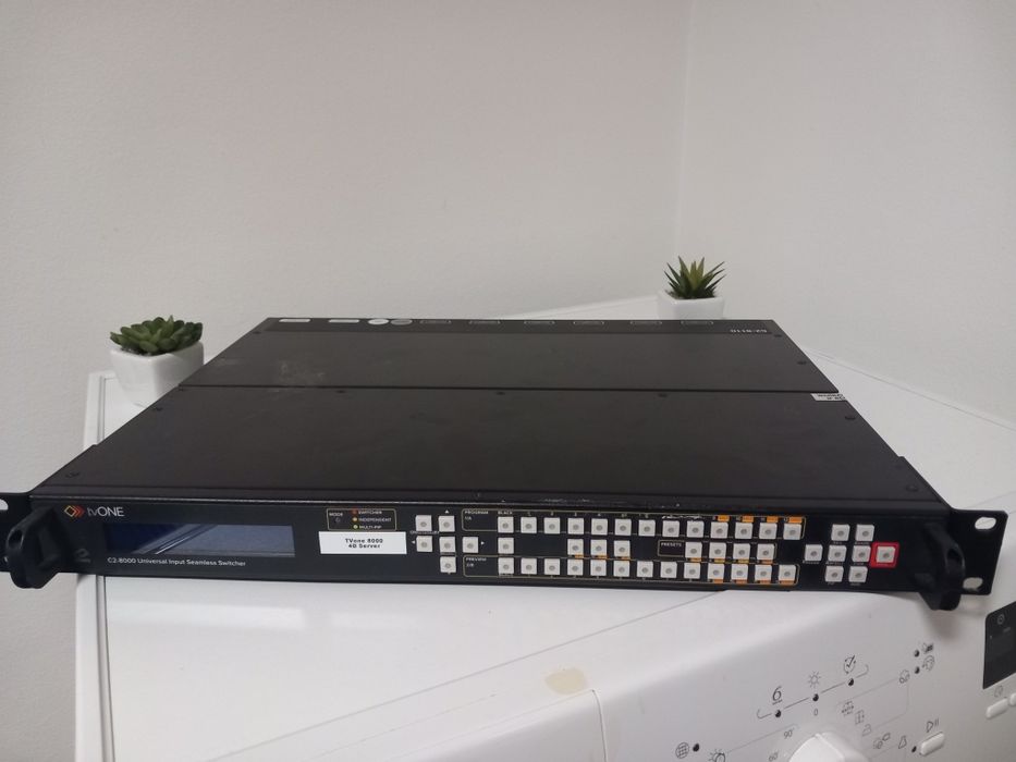 TVOne C2-8260 Universal Seamless Switcher HD/HD-SDI