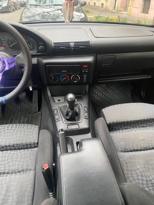 Vând BMW E36 318i