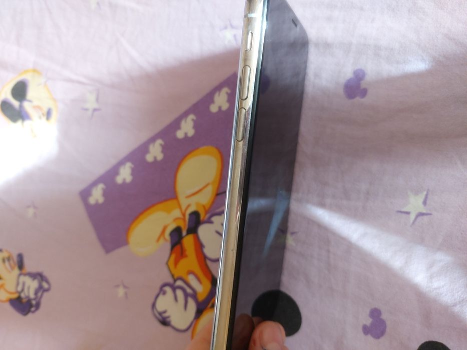 Vând iPhone xs mini folosit de 6 luni sănătate baterie 90%