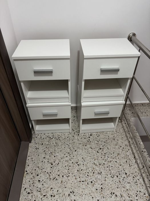 Noptiere albe! 200 ron (cu conditia sa fie luate toate 4)