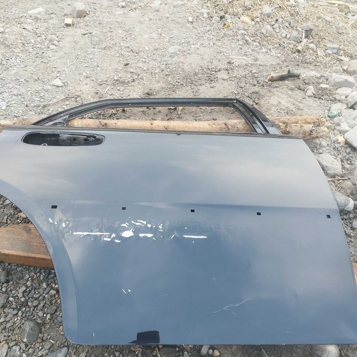 Jentra eshigi pasajir orqasi