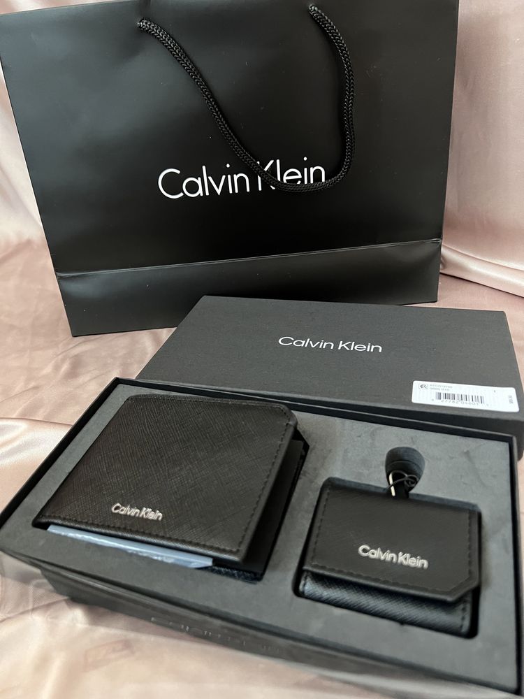 Подврочный набор Портмоне и чехол для Airpods от Calvin Klein