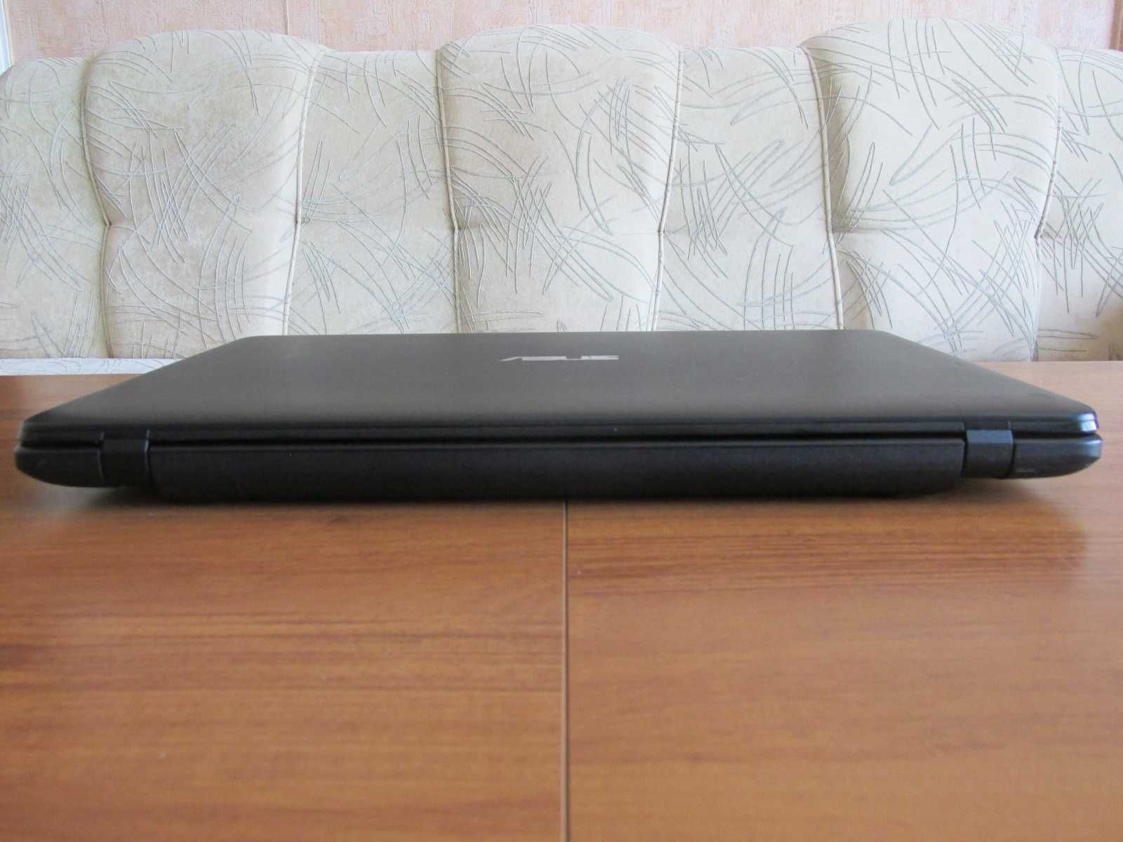 17.3 инча Asus i3,8 GB DDR3,нова батерия