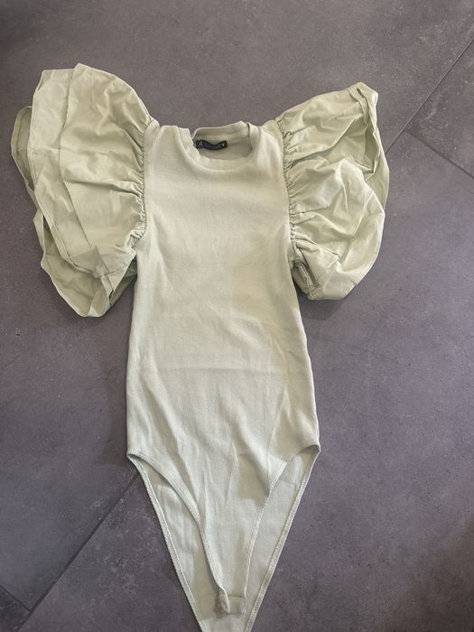 Зелено боди на марката Zara