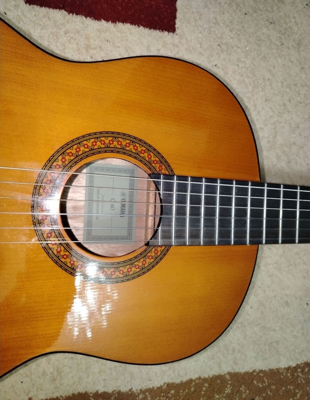 Продаётса гитара Yamaha c40