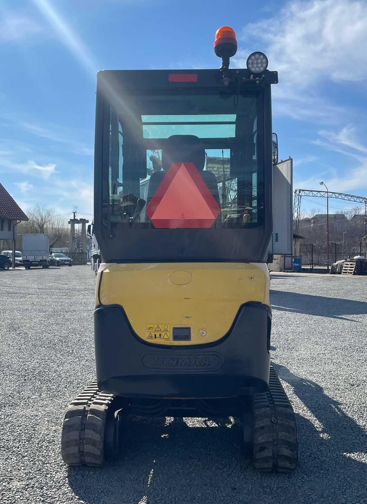 Miniexcavator Yanmar SV18, 1.9 tone