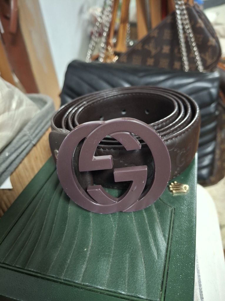 Gucci,  Prada, Balenciaga ,Salvatore Ferragamo колани