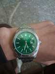 Rolex qol soati sotiladi yangi karopkasi bn upakovkasi buzulmagan