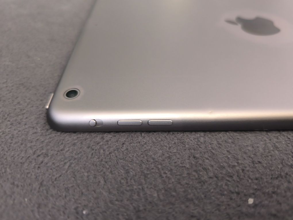 Продавам Ipad air 32 gb